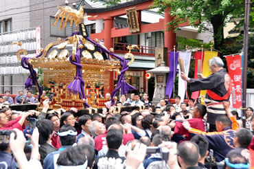 写真：三崎稲荷神社祭