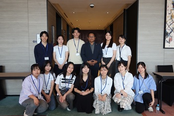 写真：東方政策元留学生同窓会（ALEPS）との交流