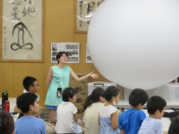 写真：至大荘の親子臨海体験の様子3