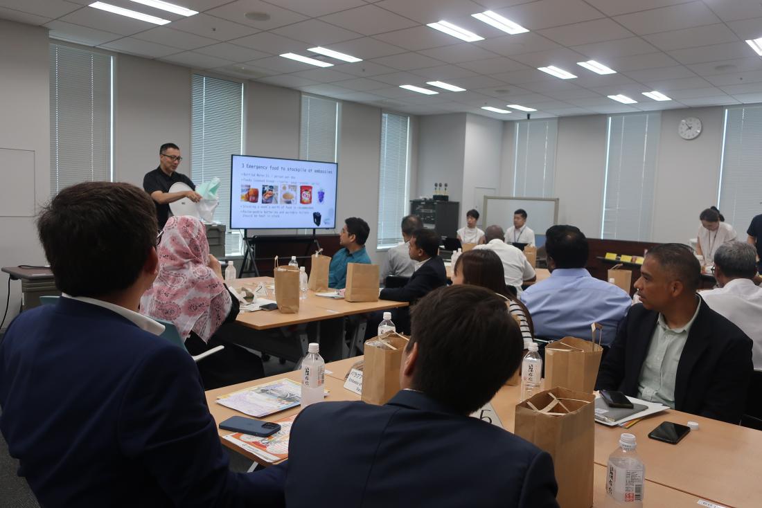 写真：第7回会議の様子
