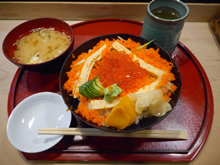 写真：いくら丼