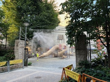 写真：芳林公園のドライ型ミストの様子