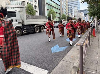 画像:麹町大通りパレードの様子2