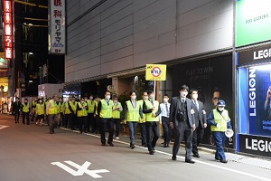 写真：外神田パトロールの様子