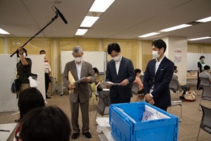 画像：東京歯科大学視察・感謝状贈呈