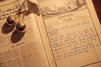 画像：「パリ、ボン・マルシェ・デパートのアジャンダ」 アジャンダ（日記・家計簿）の本