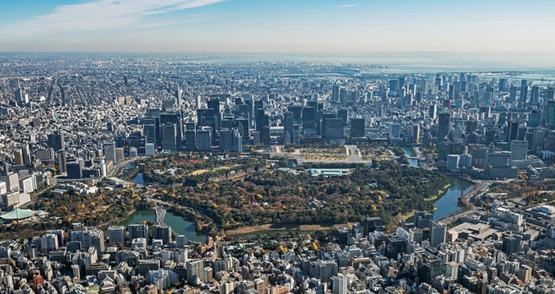 写真：東京都千代田区のビル群、皇居などの写真