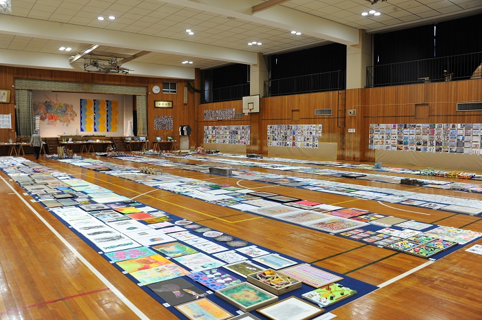 写真：ポコラートvol10応募作品を公開している様子
