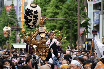 画像：令和5年神田祭の神輿宮入の様子1