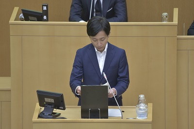 画像：令和5年第3回区議会定例会本会議の区長による招集挨拶の様子