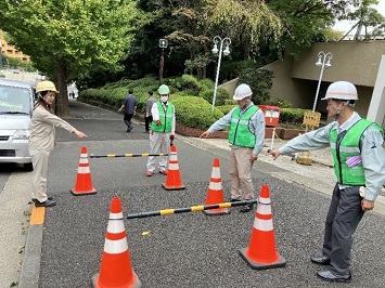 写真：緊急道路障害物除去作業合同訓練の様子1