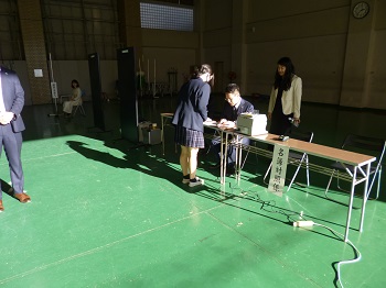 画像：私立東京家政学院高等学校での模擬選挙の様子2