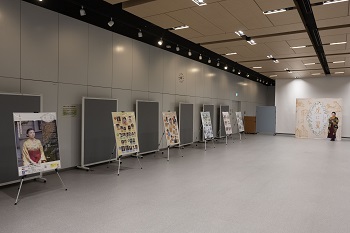 写真：NHKの連続テレビ小説「虎に翼」パネル展in千代田の様子2