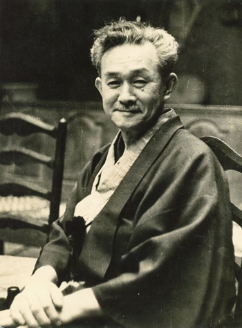 写真：「柳宗悦」（1945年）コピーライト：日本民藝館