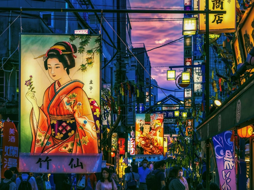 写真：東京大回廊写真コンテスト入選作品「絵灯籠宵の華」藤井 愉三 写真提供 一般社団法人千代田区観光協会 