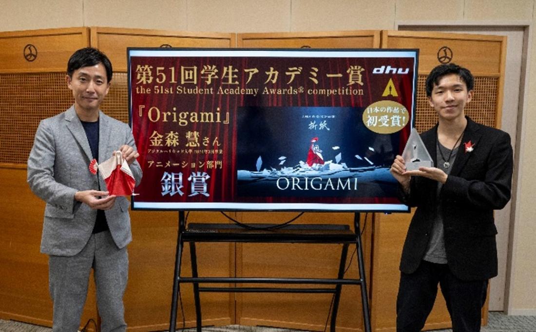 写真：金森 慧さんの千代田区長表敬訪問の様子