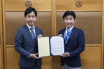 写真：締結式の様子2