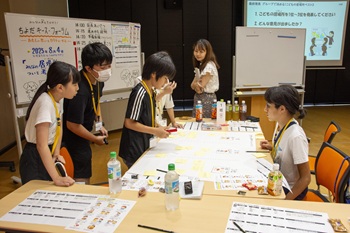 写真：1日目のワークショップの様子1