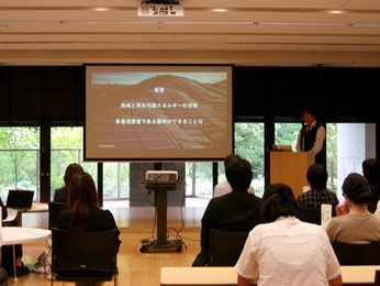 写真：講演会の様子1