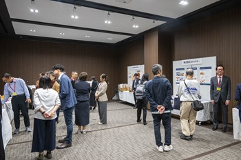 写真：もったいないメニュー紹介コーナーの様子1