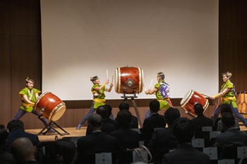 写真：助六太鼓の演奏1