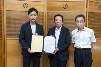 写真：被災者に対する入浴支援等に関する協定締結式の様子