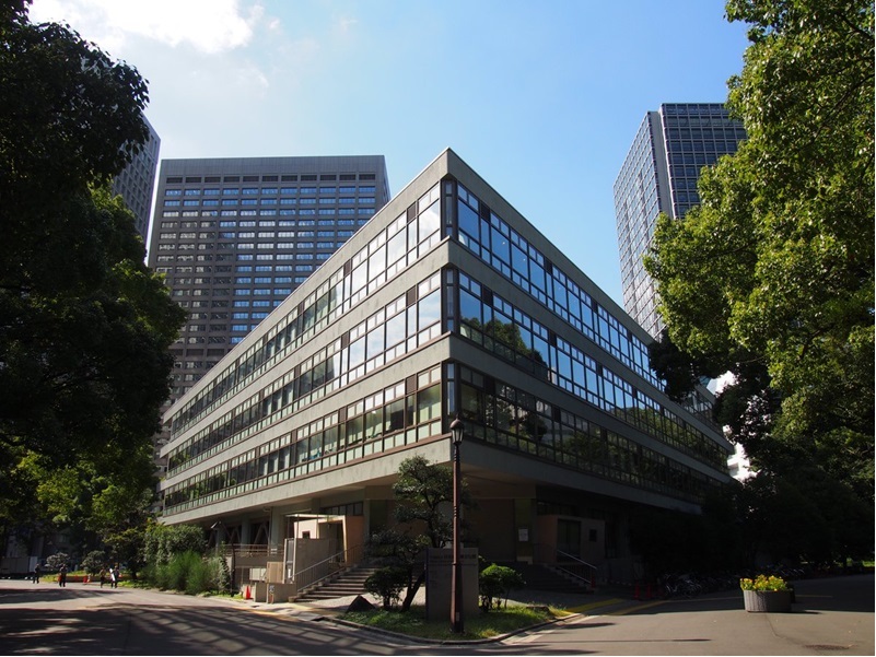 写真：日比谷図書文化館の外観