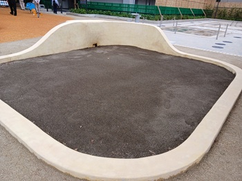 写真：東郷元帥記念公園テーブル型の砂場