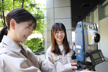 写真：土木技術の業務の様子