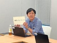 写真：意見のまとめ作業の様子5