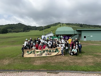 写真:高山市森林体験等ツアー参加者の集合写真