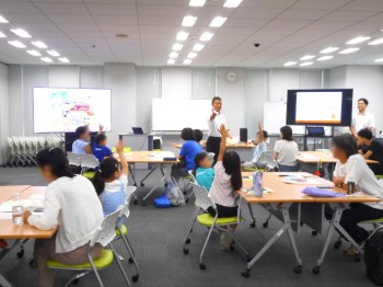 写真:「走れ プロペラカー大作戦」講座中の様子