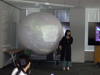 写真：地球儀で見る雲の様子